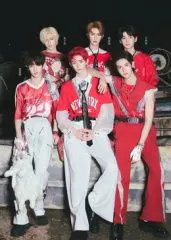 《燃少训练营毕业公演》：青春闪耀，梦想起航！看少年们如何用汗水点燃舞台！